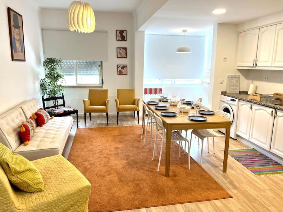 Almada Big Flat Next To Lisbon And Caparica Beach Экстерьер фото