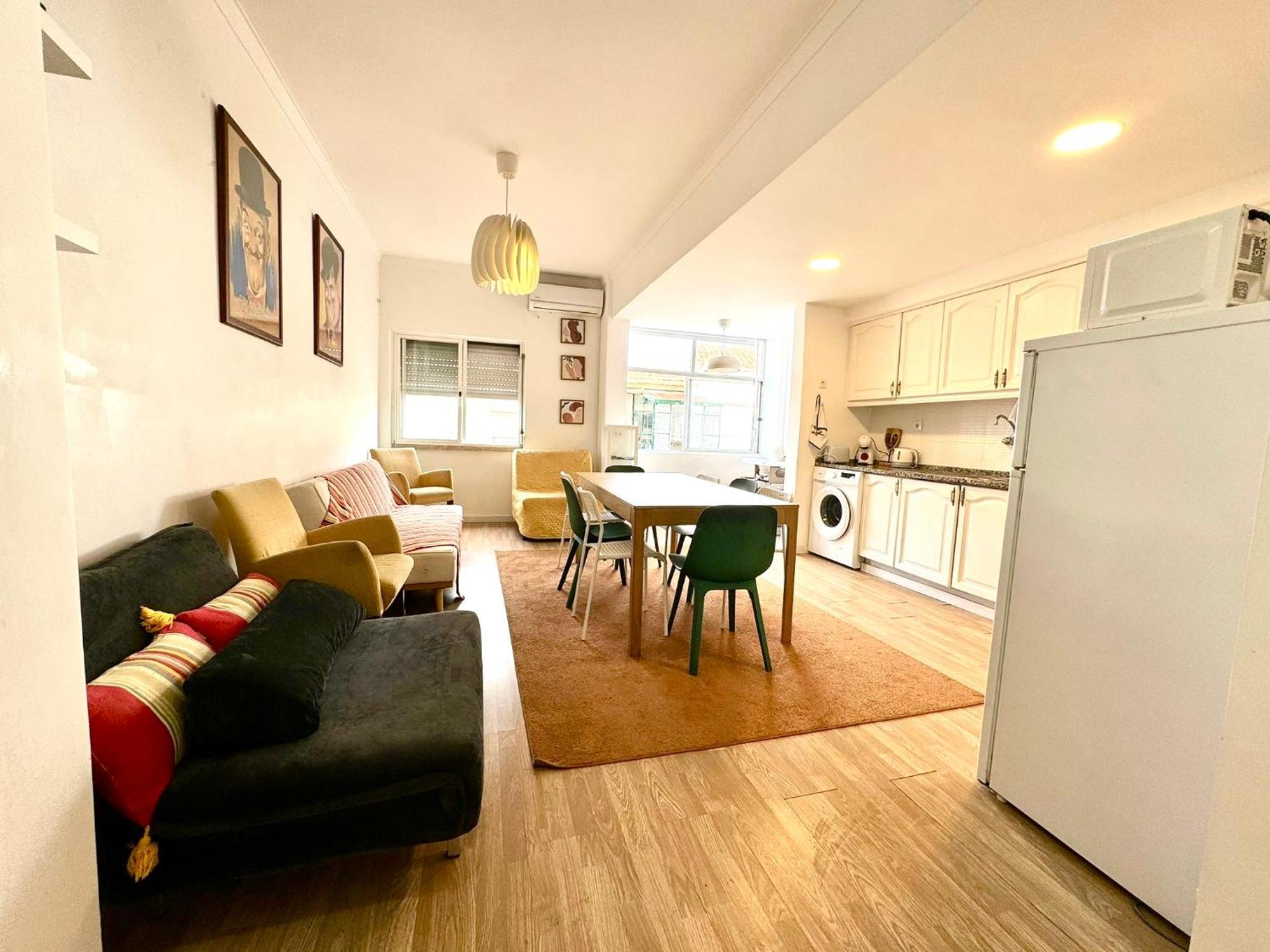 Almada Big Flat Next To Lisbon And Caparica Beach Экстерьер фото