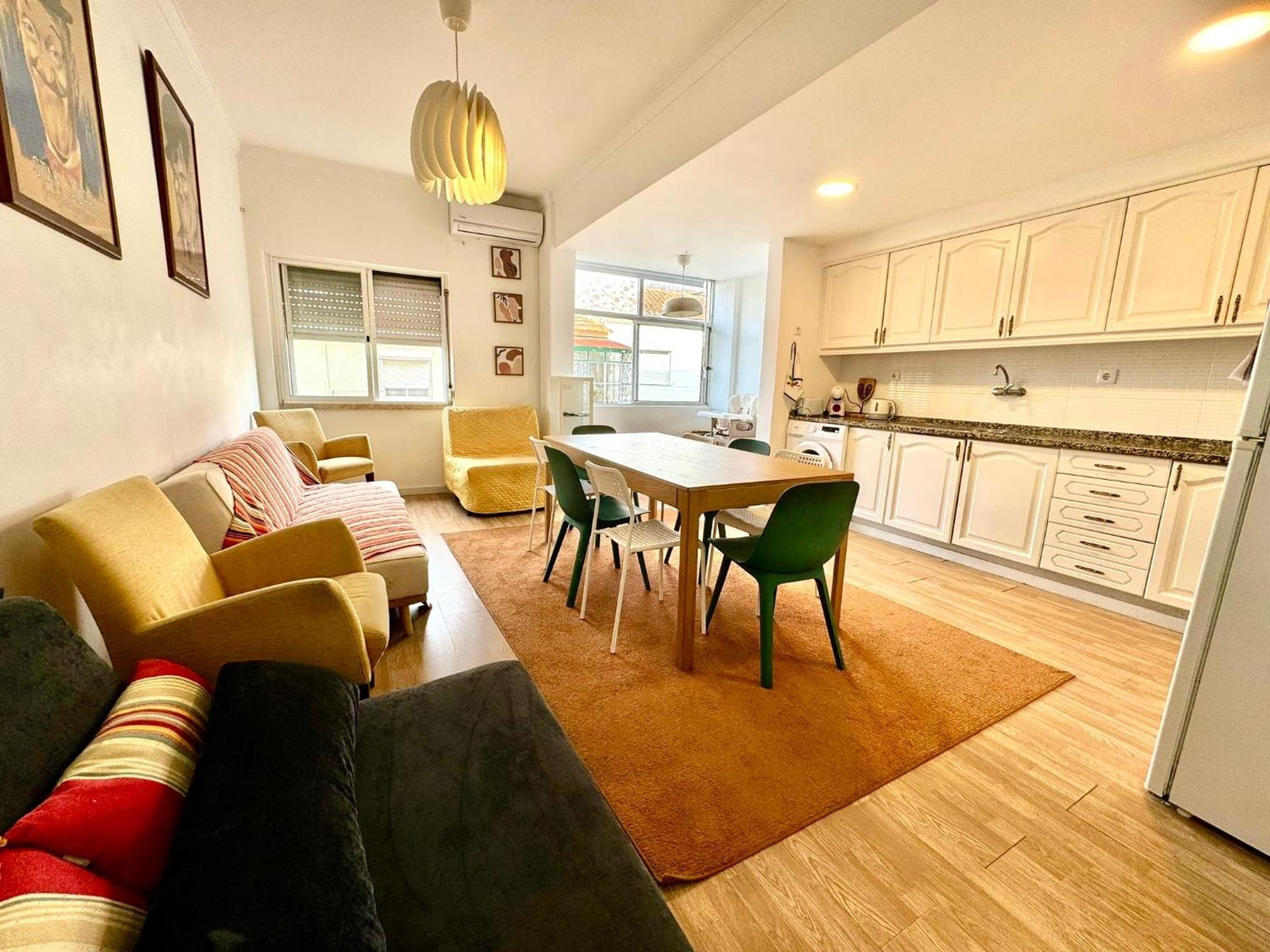 Almada Big Flat Next To Lisbon And Caparica Beach Экстерьер фото